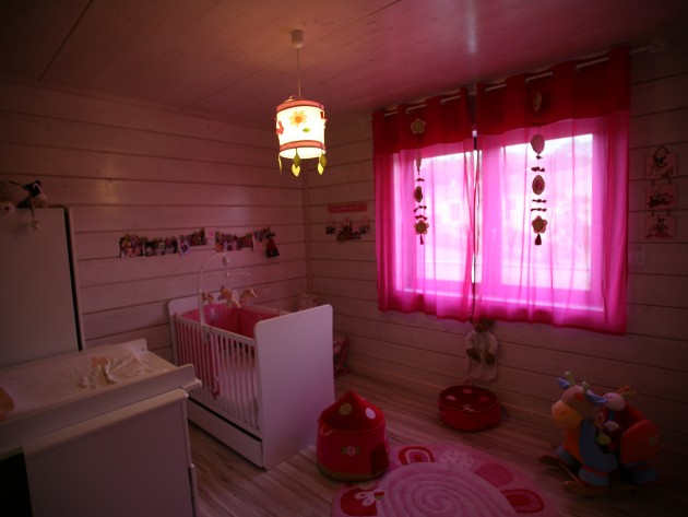 Photos sur le thème « parquet bois massif » page 5 : idéesmaison.com Staff decor colonne lumineuse contemporaine