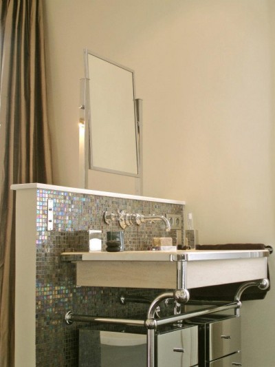 Robinet Mural Lavabo Salle De Bain : Voir la photo : Détails lavabos avec mosaïques en platine Robinet Mural Lavabo Salle De Bain : Voir la photo : Détails lavabos avec mosaïques en platine