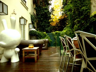 Aménagement terrasse avec mobilier design et contemporain