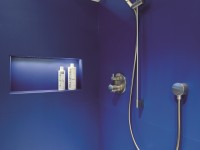 Cabine de douche blanche et bleue électrique avec rangement encastré