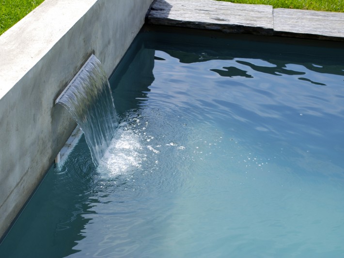 Casacade décorative piscine