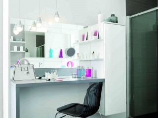 Coiffeuse salle de bain avec suspension lumineuse industrielle