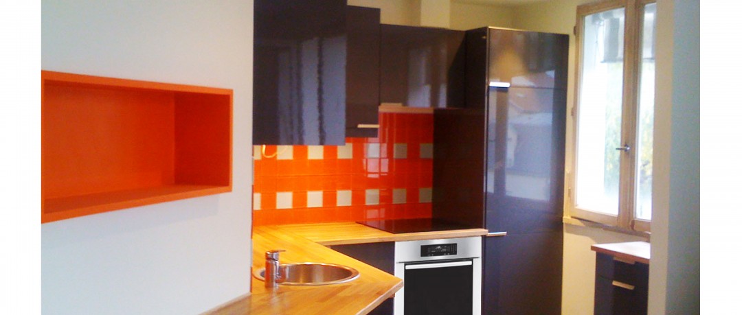 Cuisine fonctionnelle, spacieuse et contemporaine