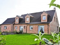 Façade arrière et vue sur le jardin