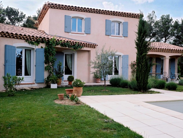 Maison individuelle avec jardin arboré