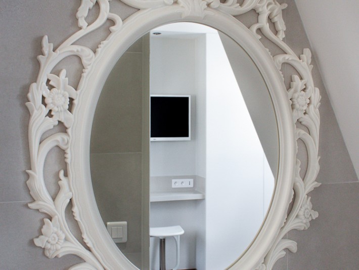 Miroir ancien blanc