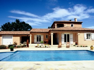 Petit château provençal, avec piscine