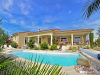 Piscine d'une maison individuelle