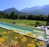 Piscine extérieure couloir de nage