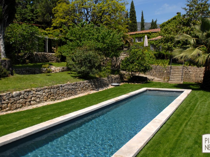 Piscine longue