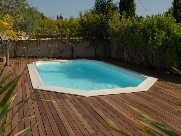 Piscine sur terrasse en bois