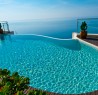 Piscine vue sur mer