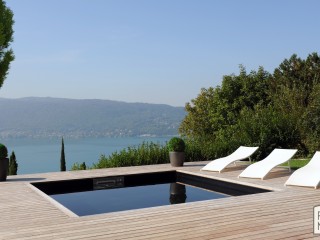 Piscinelle BO : Piscine carrée avec terrasse en bois clair