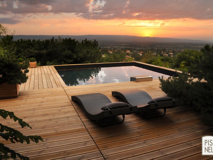 Piscinelle BO : Piscine carrée avec terrasse en bois naturel