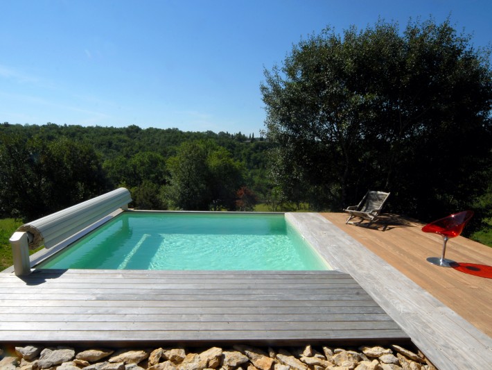 Piscinelle BO : Piscine carrée avec un volet roulant