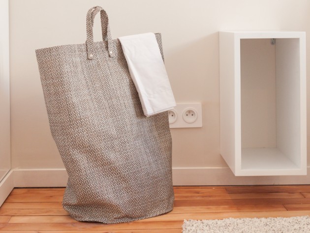 Sac de linge et console murale