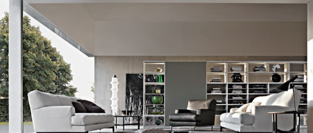 Salon contemporain avec canapé blanc en tissu