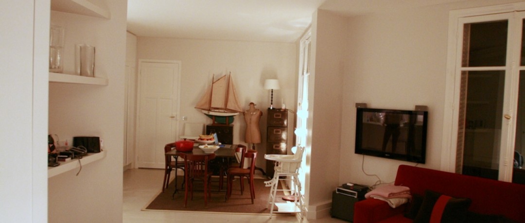 Salon vintage et ses touches de rouge