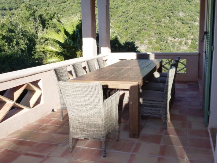 Table de jardin en bois massif