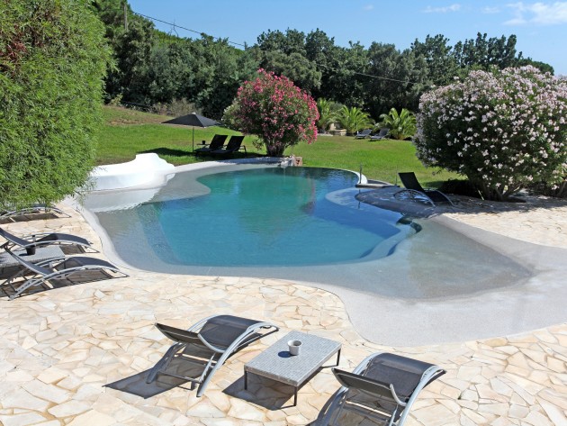 Terrasse piscine pierre naturelle
