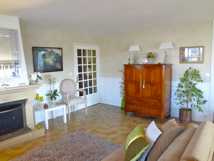 Vue sur le buffet dans salon/salle à manger