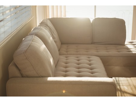 Comment choisir un canapé adapté à la décoration de son salon?