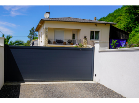 Portail en aluminium 5 idées inspirantes pour votre projet sur mesure