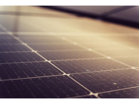 Panneaux solaires  comment UpSolaire optimise leur rendement grace au nettoyage