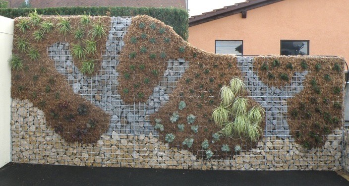 Mur minéral et végétal
